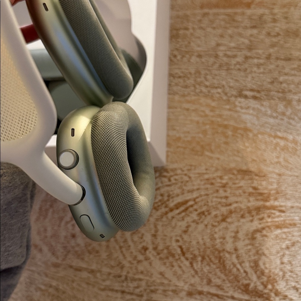 Apple AirPods Max - Picture 8 of 17